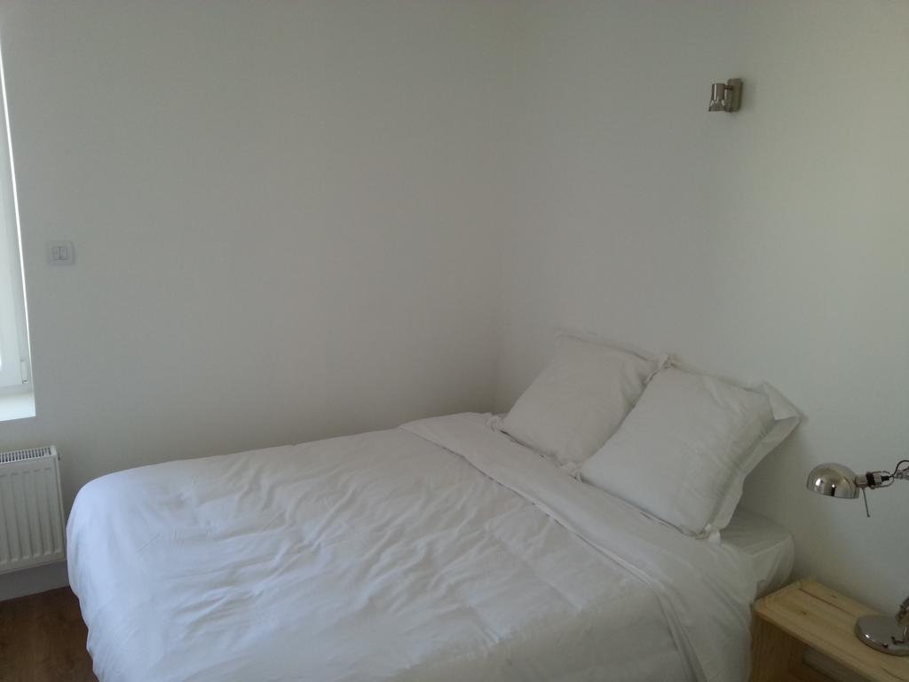 Bull'It Hotel แซ็งต์-เฌอนีส์-ลาวาล ห้อง รูปภาพ